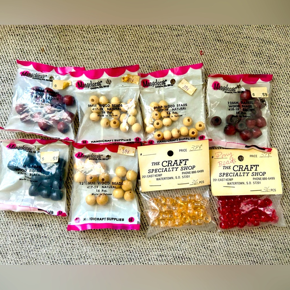 NIB Pony Bead Multiple Sorted Colors Beads wood & plastic beads vintage set 8 pc